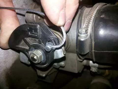 Как правильно снять и установить накладку бампера на Renault Duster - пошаговая инструкция для автолюбителей
