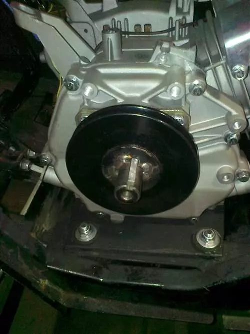 Как заменить насос гидроусилителя руля в автомобиле Nissan Almera N16