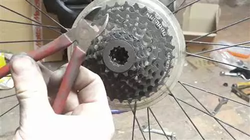 Как правильно снять каретку с заднего колеса велосипеда