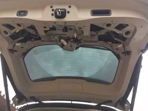 Как правильно снять обшивку задней двери на Nissan X-Trail T31 без повреждений?