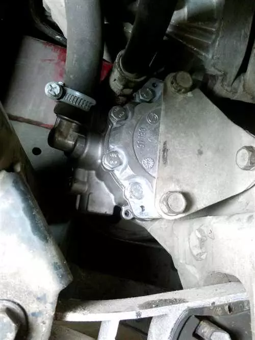 Как самостоятельно провести ремонт насоса гидроусилителя руля автомобиля Lada Priora