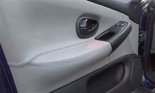 Как сделать шумоизоляцию дверей Peugeot 406 для комфортной поездки без лишнего шума