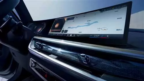Ставший культовым китайский удлиненный BMW X5 обновлен через полтора года после дебюта