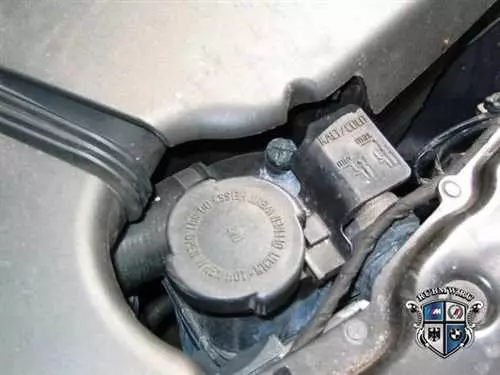 Где находится топливный фильтр на Тойота Королла 100 кузов - подробная инструкция с фото