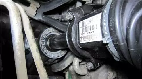 Как заменить подвесной подшипник карданного вала Volvo XC90 - пошаговая инструкция с фото