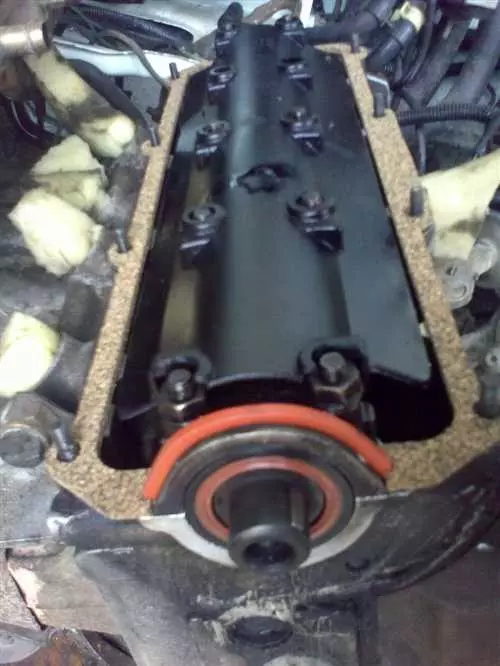Как правильно заменить прокладку клапанной крышки на автомобиле Audi 80 Б3 - подробная инструкция с фото