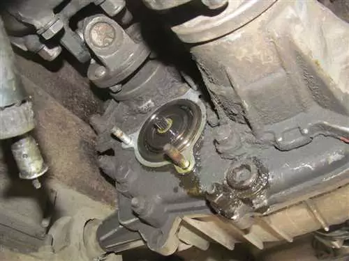 Проблемы с передней подвеской автомобиля Nissan Primera P11 - как устранить стук и предотвратить повреждения?