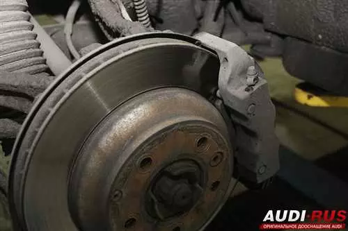 Как провести замену тормозных дисков на Audi A7 - пошаговая инструкция со всеми подробностями