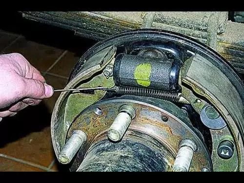 Как заменить задний тормозной цилиндр на Газель - подробная инструкция