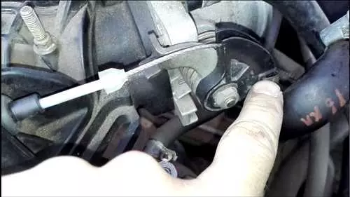 Как произвести замену задних колодок для автомобиля Грант Спорт