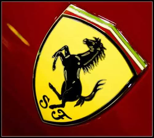 Что означает фамилия Ferrari - история, происхождение и семейная традиция
