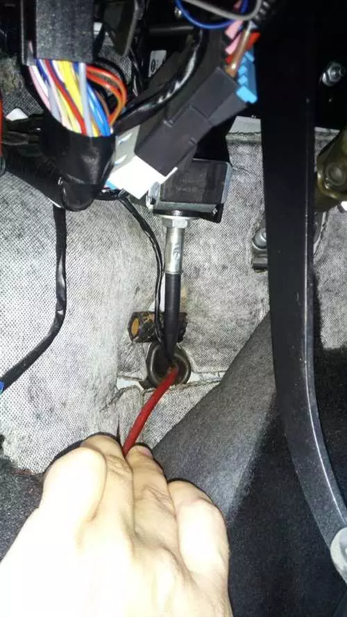 Как заменить бензонасос на автомобиле Рено Симбол - пошаговая инструкция