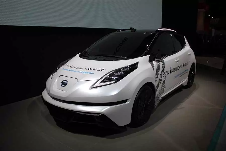 Имитация электромобиля гибридного Nissan Juke представлена официально