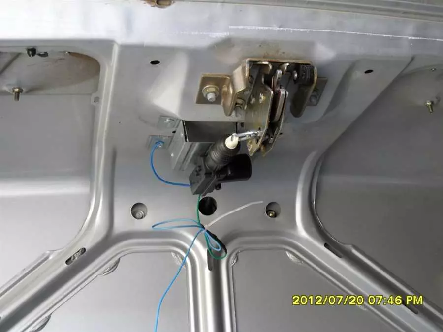 Как открыть багажник ВАЗ 2115 без использования ключа - простые способы и рекомендации