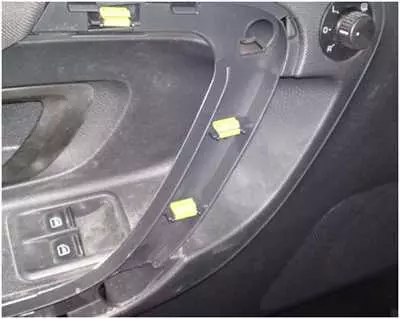 Подробная инструкция - как снять обшивку задней двери автомобиля Skoda Fabia