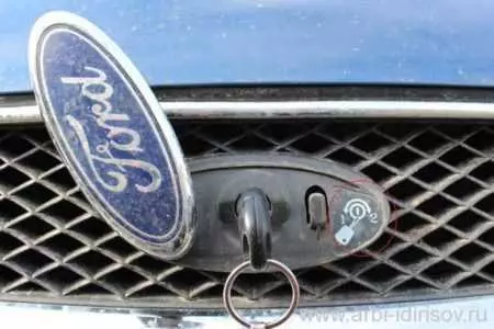 Как правильно закрыть капот на Ford Focus 2 - пошаговая инструкция для безопасности вашего автомобиля