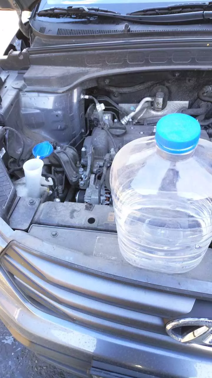 Как правильно заправить омывающую жидкость в автомобиль Лада Гранта?