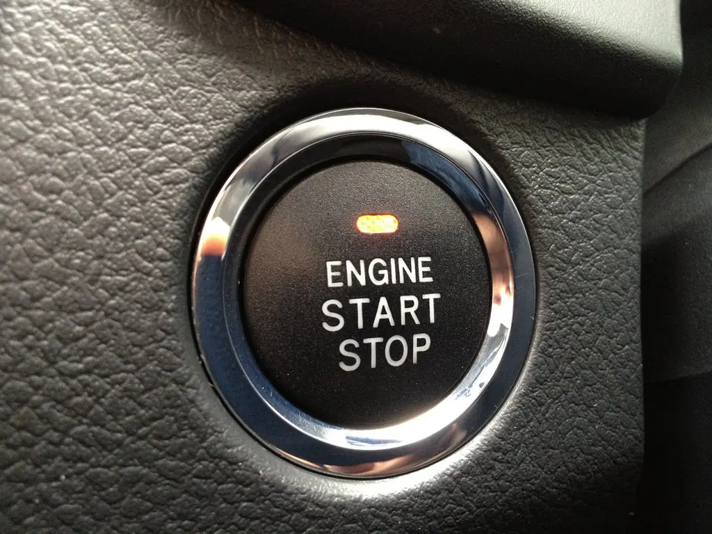 Автомобиль Nissan не запускается с помощью кнопки Start - причины и способы решения проблемы