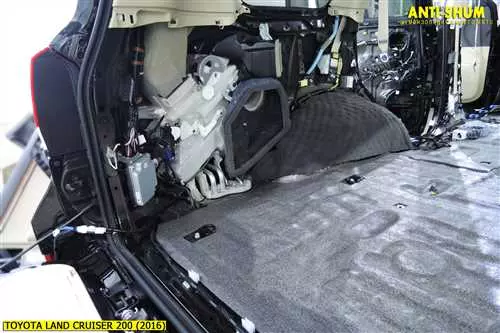 Улучшение комфорта - шумоизоляция Toyota Land Cruiser 200 для тишиноманов