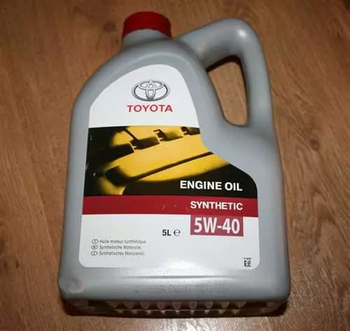 Какое масло лить в двигатель Toyota Camry в 40 градусов?