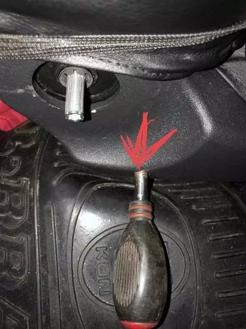 Как правильно установить подлокотник на автомобиль Гранта без дополнительного оборудования