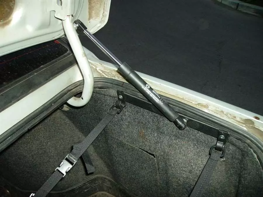 Как безопасно и эффективно заменить лобовое стекло на автомобиле Chery Tiggo T11 - пошаговая инструкция