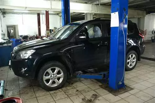 Замена раздаточной коробки на автомобиле Toyota RAV4 четвёртого поколения