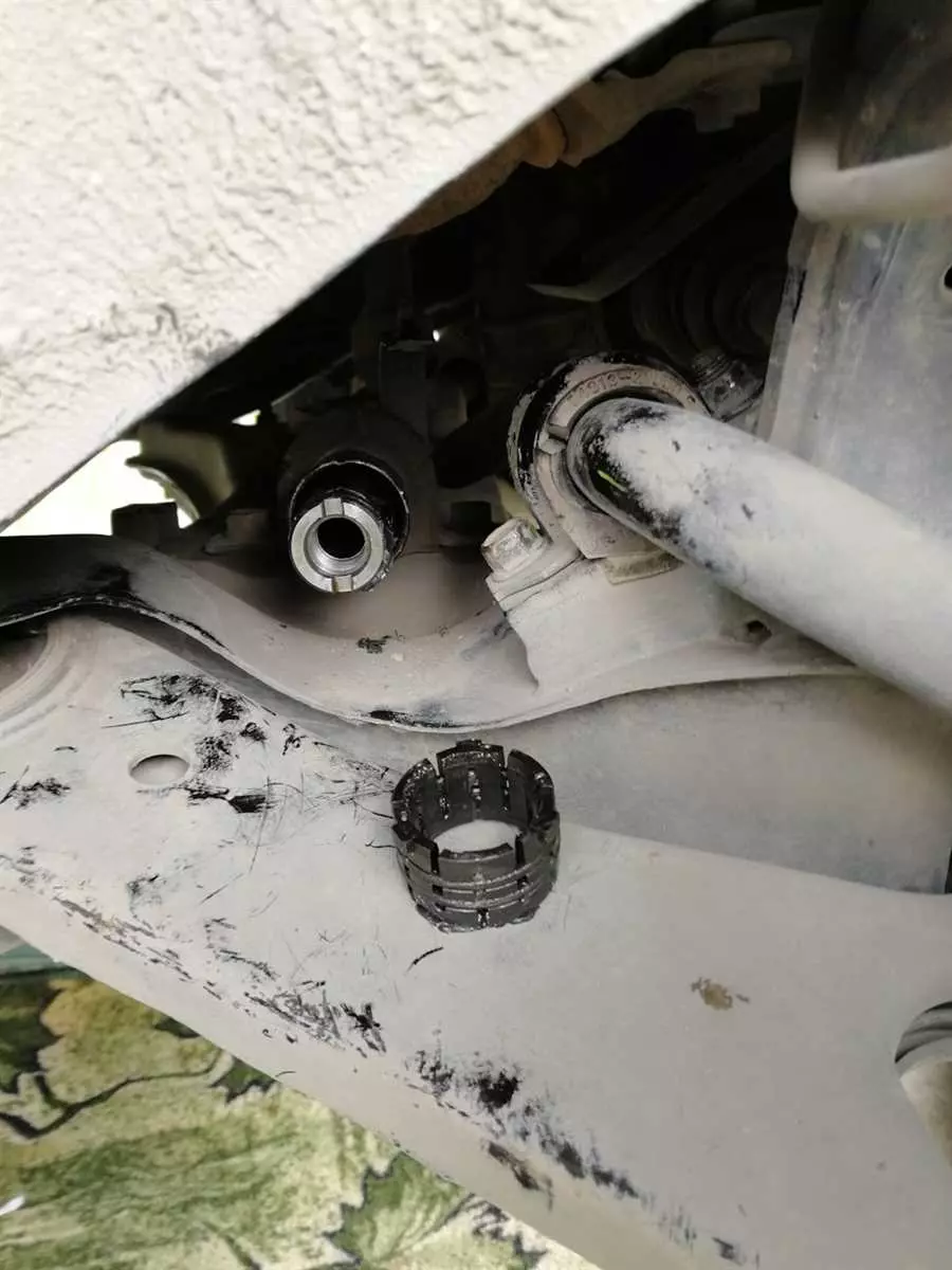 Как заменить втулку рулевой рейки автомобиля Приора своими силами без необходимости снятия ее целиком